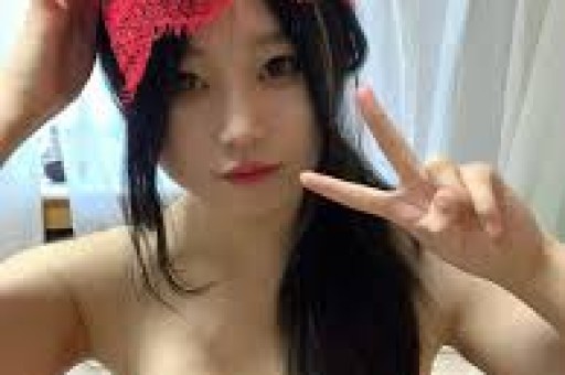 网红白冰偷税被追缴1891万遭封号妻子江梦瑶曝光近况