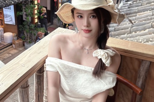 陪睡陪玩已过时！又一女星自曝潜规则当众被强吻、伸手进裤子